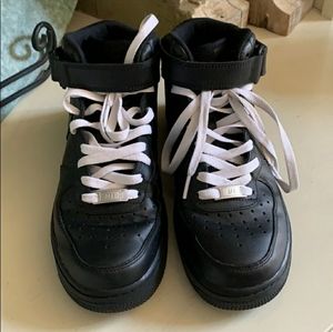 Nike air force one mid blk